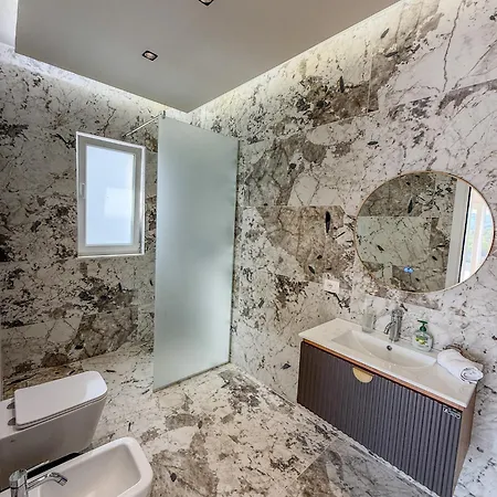 Villa Dean - Sindi *