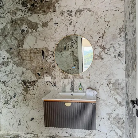 Dean - Sindi Villa Vorë