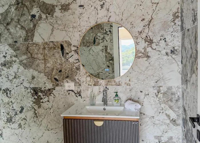 Dean - Sindi Villa Vorë