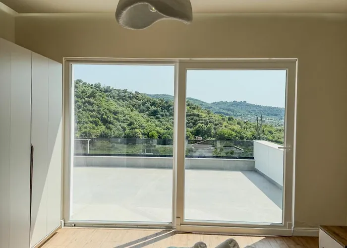 Dean - Sindi Villa *