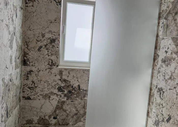 Dean - Sindi Villa Vorë