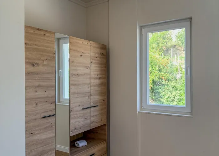 Dean - Sindi Villa *