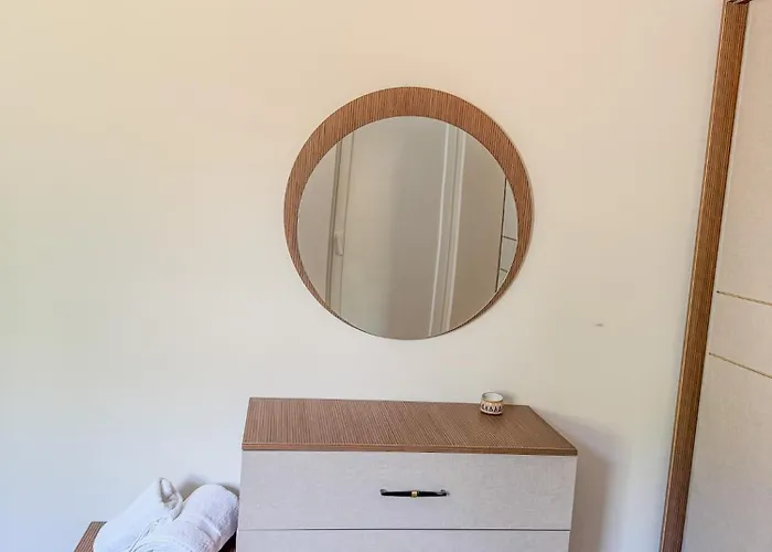 Dean - Sindi Villa Vorë